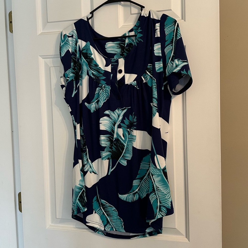 Women's Navy Tropical Leaf Short Sleeve Top